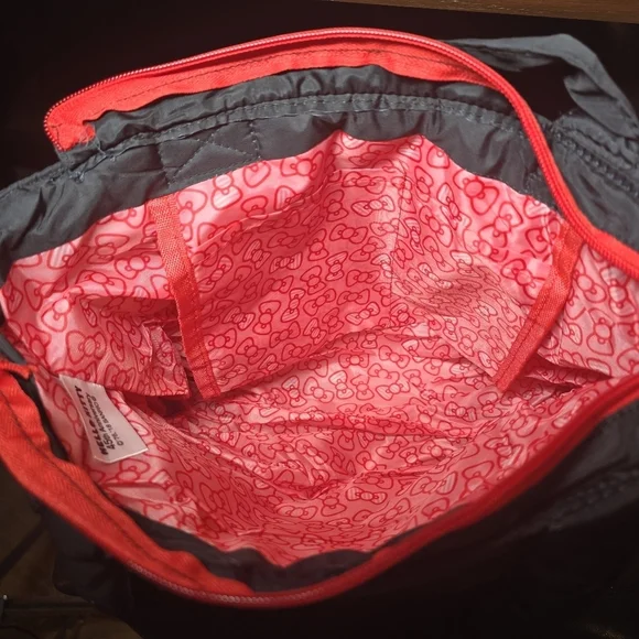 Hello Kitty 45th Anniversary Puffer Black and Red Tote Bag With Zipper - Picture 7 of 8